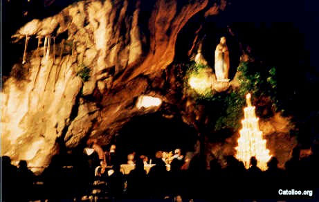 La gruta de noche