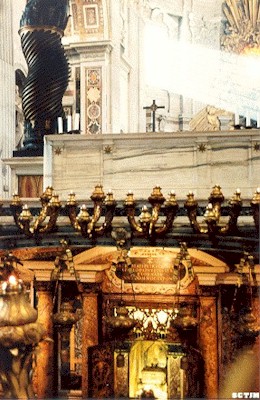 San Pedro Altar y Tumba